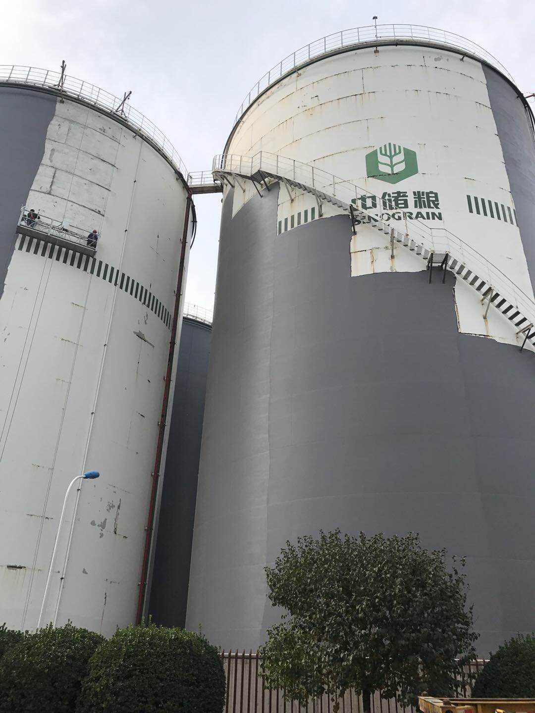 除锈喷漆 & 设备厂房翻新