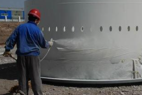 除锈喷漆翻新是恢复金属资产价值的